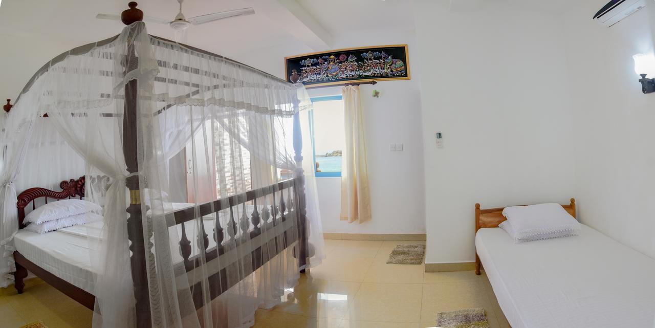 Hotel Dolphin Hikkaduwa Esterno foto